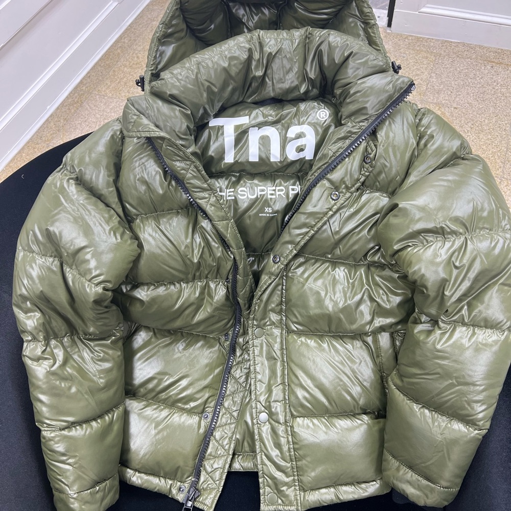 Aritiza Tna Super Puffer